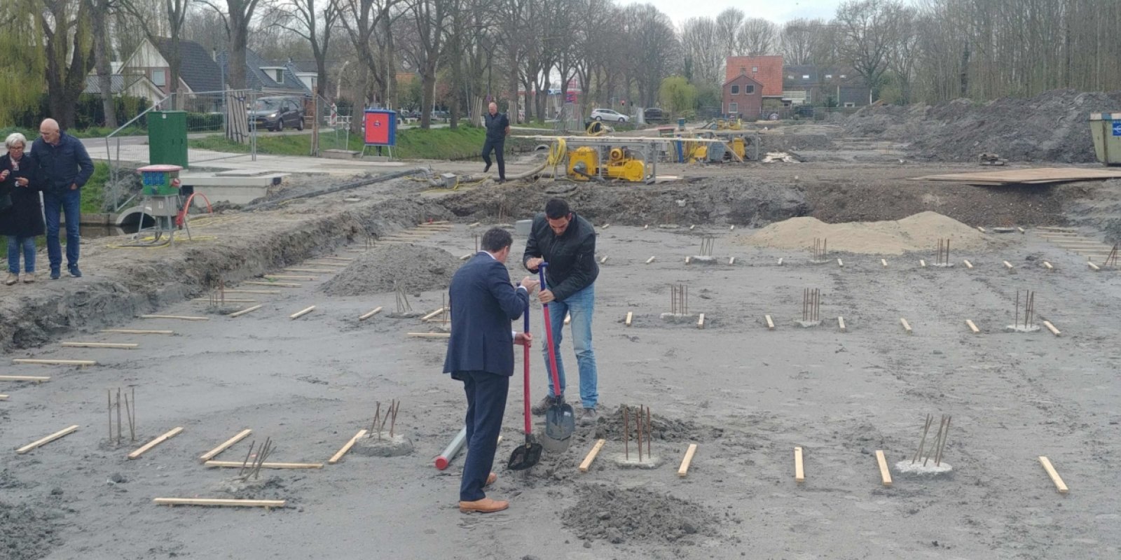Purmerbuurt_eerste-paal_001.jpg