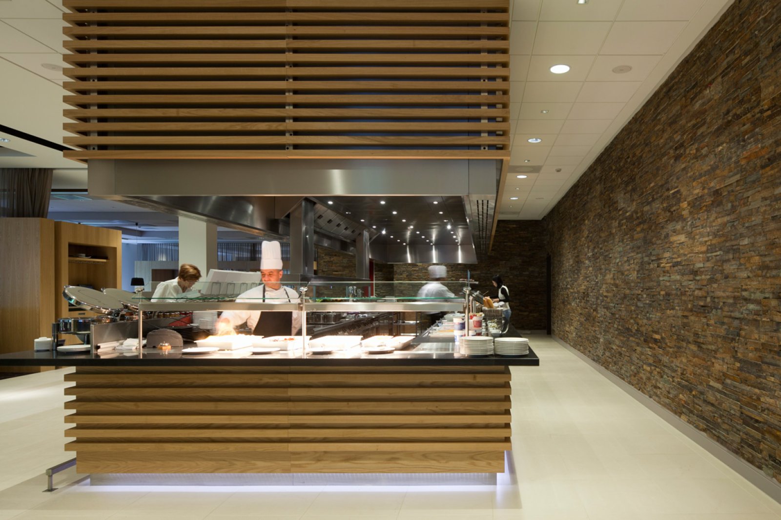 14_Novotel_Interior_restaurant.jpg